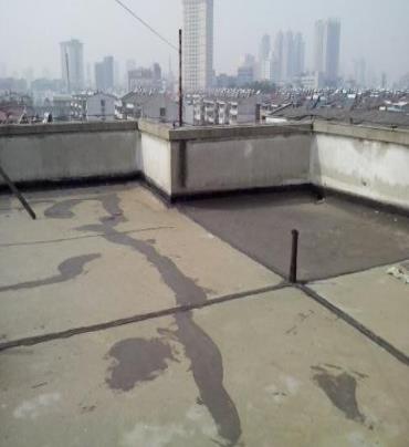 新平漏水维修 楼顶漏水是什么原因，楼顶漏水维修方法是什么?