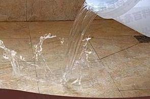 新平漏水维修 免砸砖防水材料该如何施工